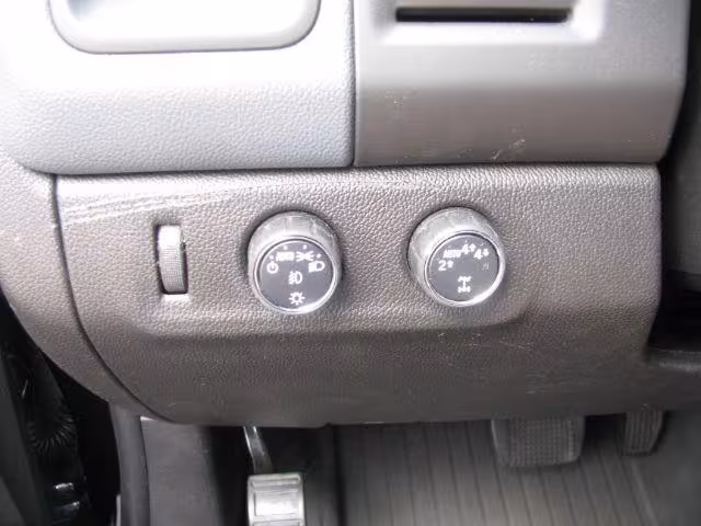 2017 Chevrolet Colorado - 1GCGTDEN8H1168542 - Image #10
